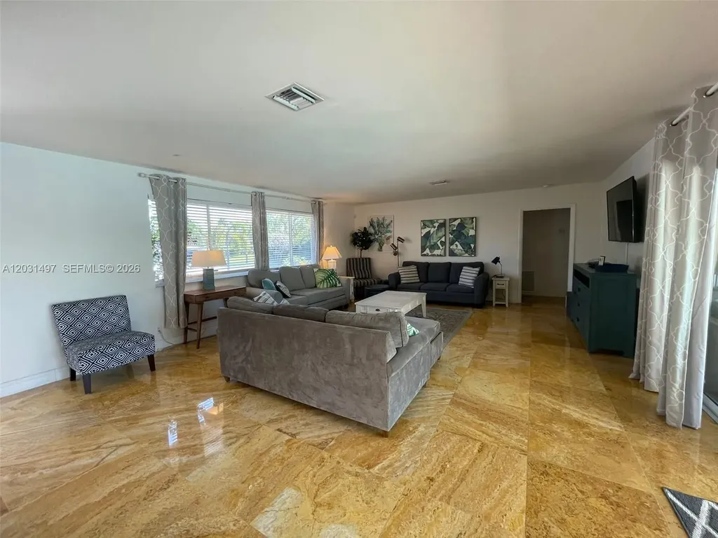 4410 N Buchanan Street Hollywood FL 33021