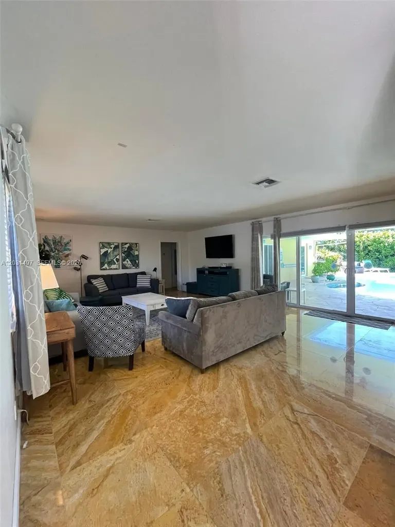 4410 N Buchanan Street Hollywood FL 33021