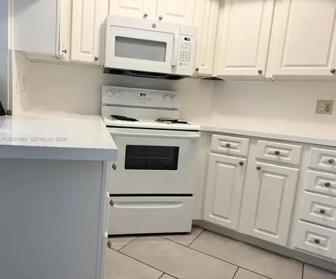 8333 Lake Drive Doral FL 33166
