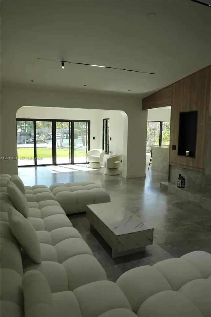 7850 Hawthorne Avenue Miami Beach FL 33141
