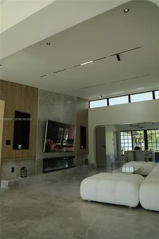 7850 Hawthorne Avenue Miami Beach FL 33141