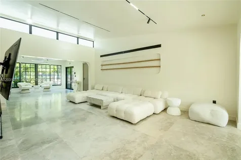 7850 Hawthorne Avenue Miami Beach FL 33141