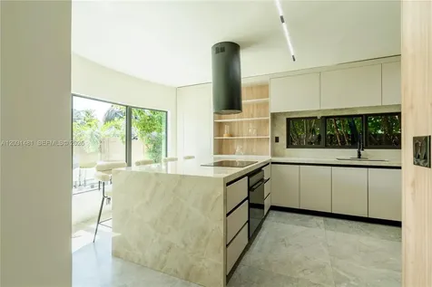7850 Hawthorne Avenue Miami Beach FL 33141