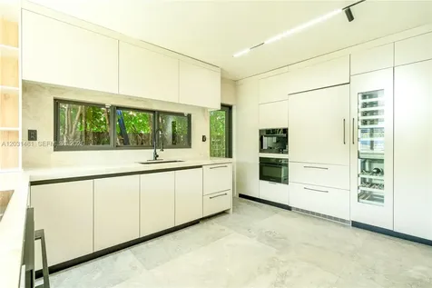 7850 Hawthorne Avenue Miami Beach FL 33141