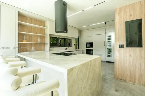 7850 Hawthorne Avenue Miami Beach FL 33141