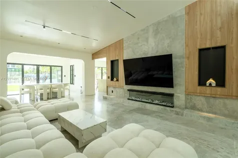 7850 Hawthorne Avenue Miami Beach FL 33141