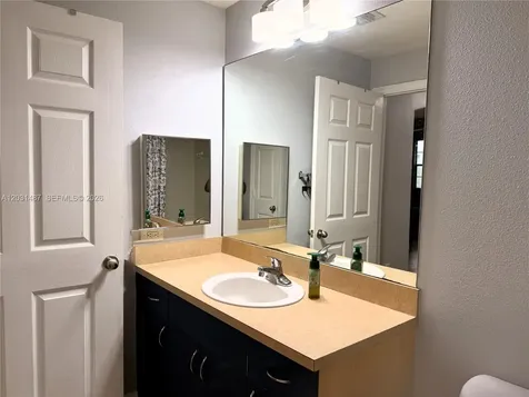 533 NE 3rd Avenue Fort Lauderdale FL 33301