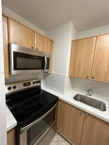 2920 SW 28th Terrace Miami FL 33133