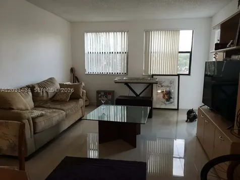 8160 Geneva Way Miami FL 33166