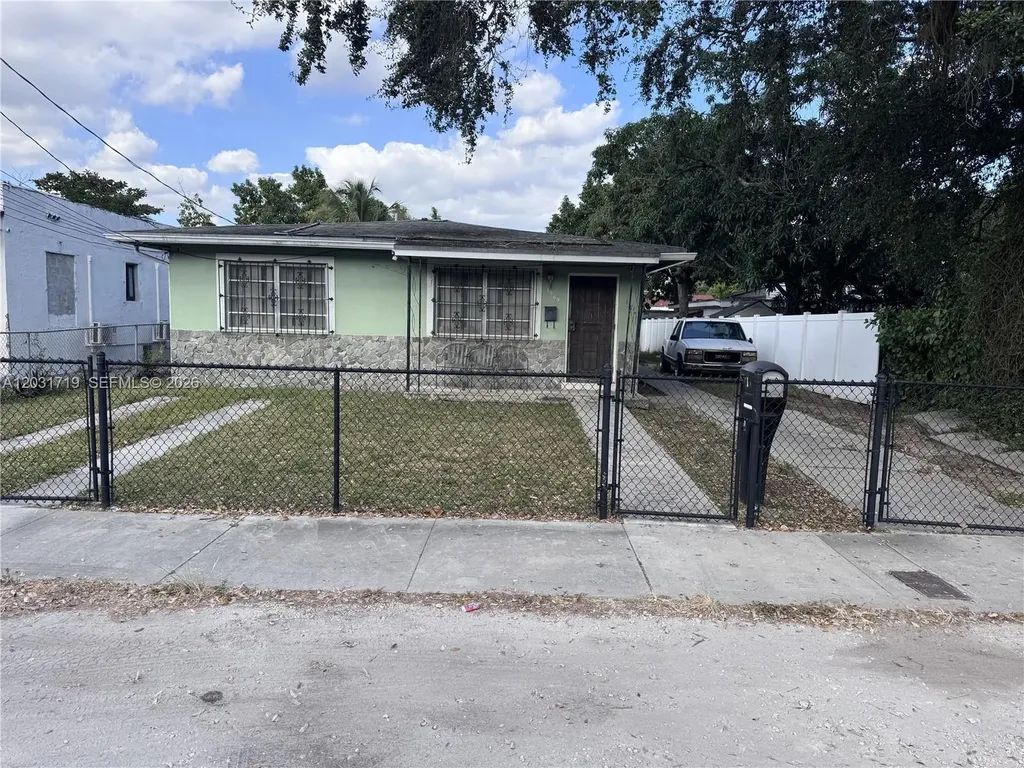 1369 NW 30th Street Miami FL 33142