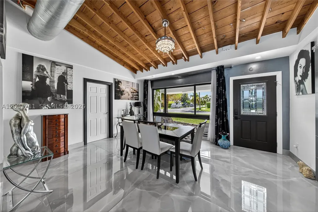 380 SE 1st Terrace Pompano Beach FL 33060