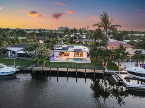 380 SE 1st Terrace Pompano Beach FL 33060