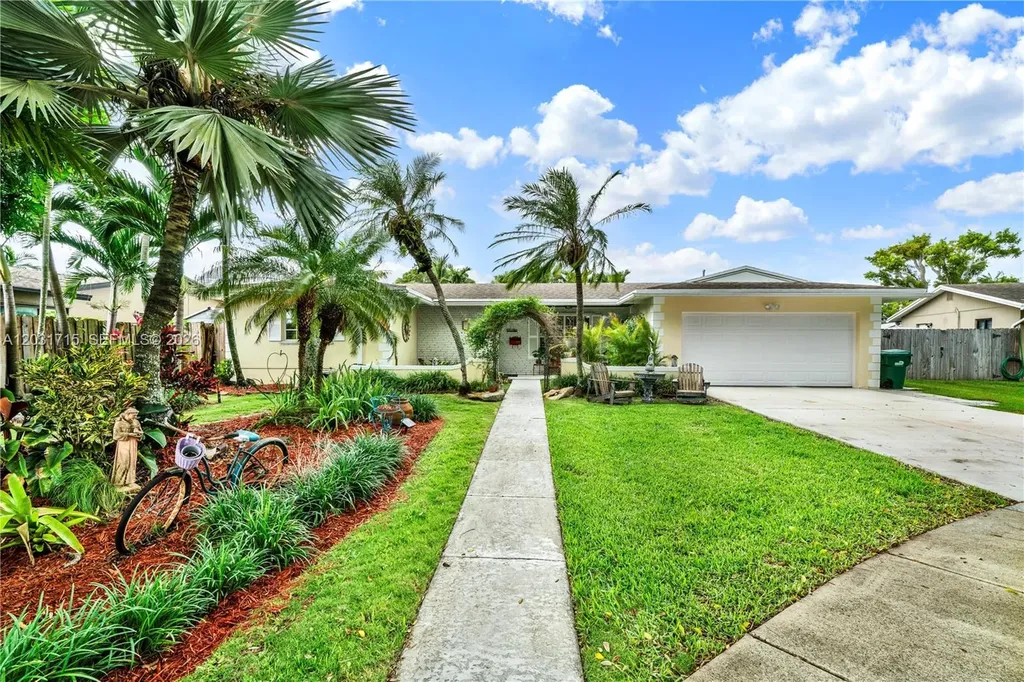18920 SW 92nd Court Cutler Bay FL 33157