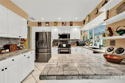 18920 SW 92nd Court Cutler Bay FL 33157