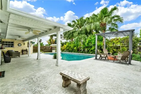 18920 SW 92nd Court Cutler Bay FL 33157