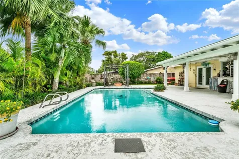 18920 SW 92nd Court Cutler Bay FL 33157