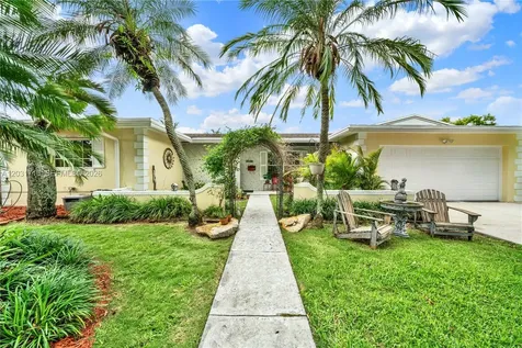 18920 SW 92nd Court Cutler Bay FL 33157