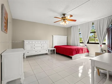 901 Colony Point Circle Pembroke Pines FL 33026