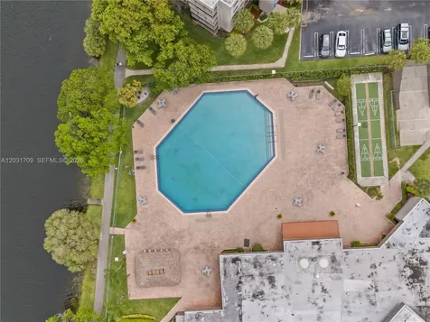 901 Colony Point Circle Pembroke Pines FL 33026