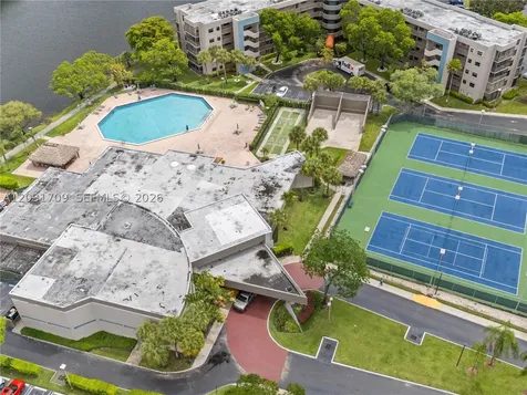 901 Colony Point Circle Pembroke Pines FL 33026