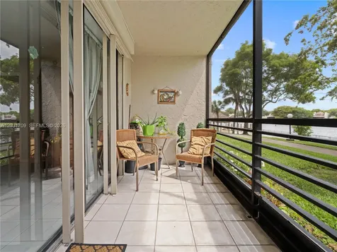 901 Colony Point Circle Pembroke Pines FL 33026