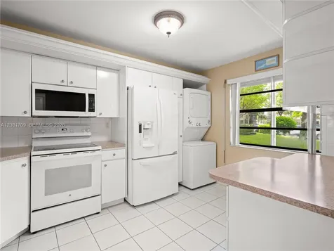 901 Colony Point Circle Pembroke Pines FL 33026