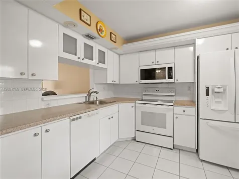 901 Colony Point Circle Pembroke Pines FL 33026