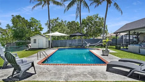 6220 W 10th Avenue Hialeah FL 33012