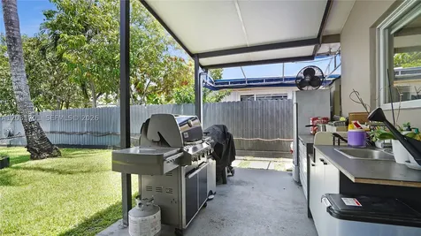 6220 W 10th Avenue Hialeah FL 33012