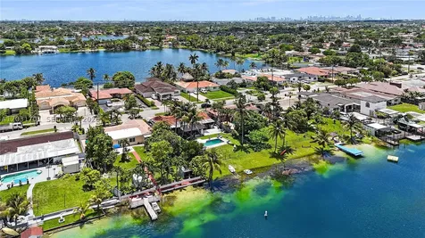6220 W 10th Avenue Hialeah FL 33012