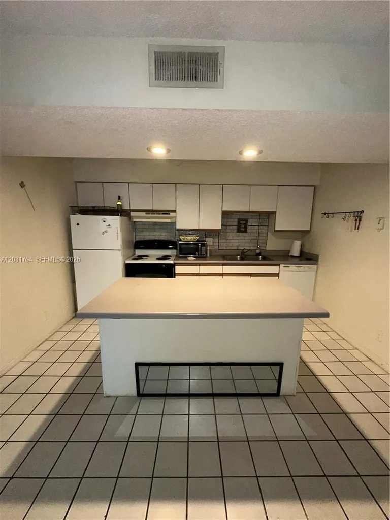4055 W Mcnab Road Pompano Beach FL 33069