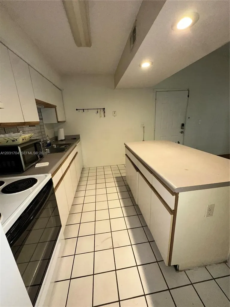 4055 W Mcnab Road Pompano Beach FL 33069