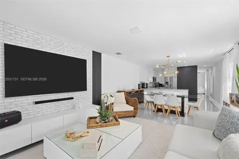 2752 SW 11th Street Miami FL 33135