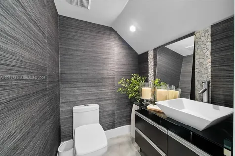 2752 SW 11th Street Miami FL 33135