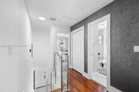 2752 SW 11th Street Miami FL 33135