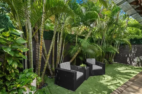 2752 SW 11th Street Miami FL 33135