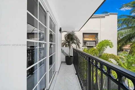 2752 SW 11th Street Miami FL 33135