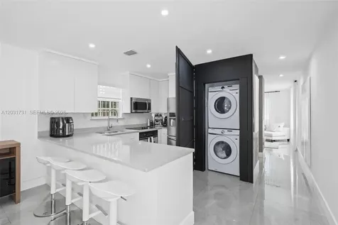 2752 SW 11th Street Miami FL 33135