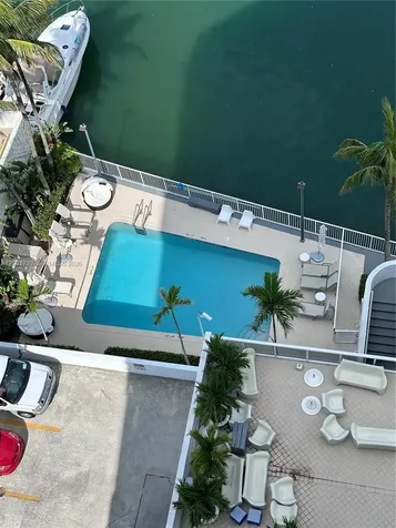 5880 W Collins Avenue Miami Beach FL 33140