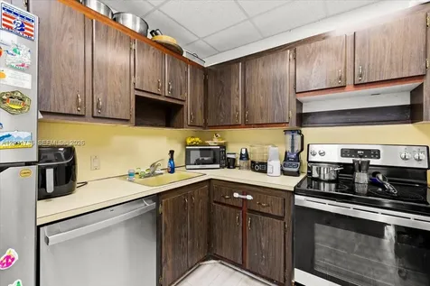 3101 N Country Club Drive Aventura FL 33180