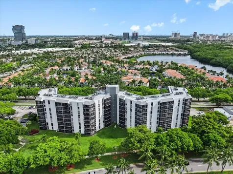 3101 N Country Club Drive Aventura FL 33180