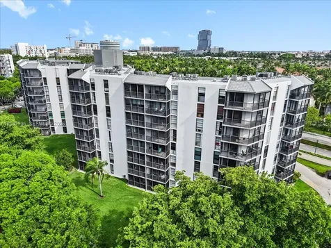 3101 N Country Club Drive Aventura FL 33180