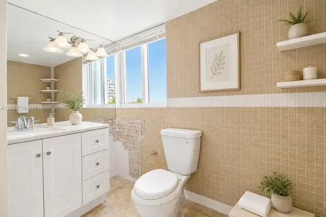 5900 Collins Avenue Miami Beach FL 33140