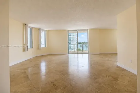 5900 Collins Avenue Miami Beach FL 33140