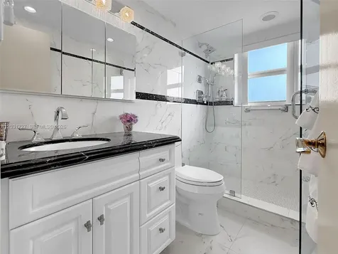 4747 Collins Avenue Miami Beach FL 33140