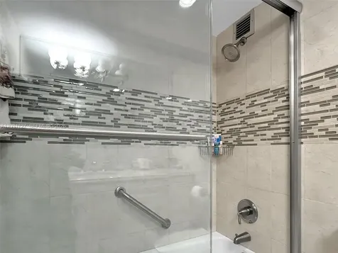 4747 Collins Avenue Miami Beach FL 33140