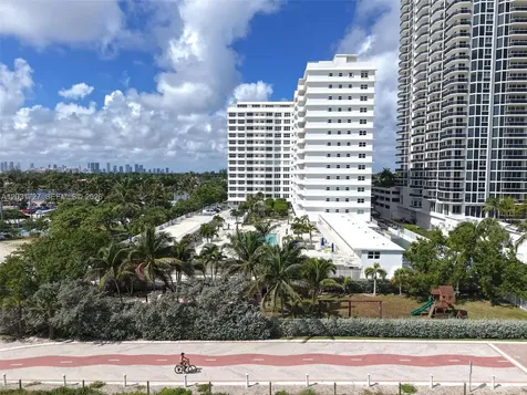 4747 Collins Avenue Miami Beach FL 33140