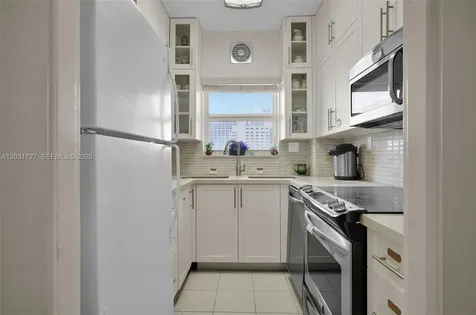 4747 Collins Avenue Miami Beach FL 33140