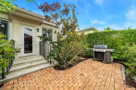2241 SW 25th Terrace Miami FL 33133