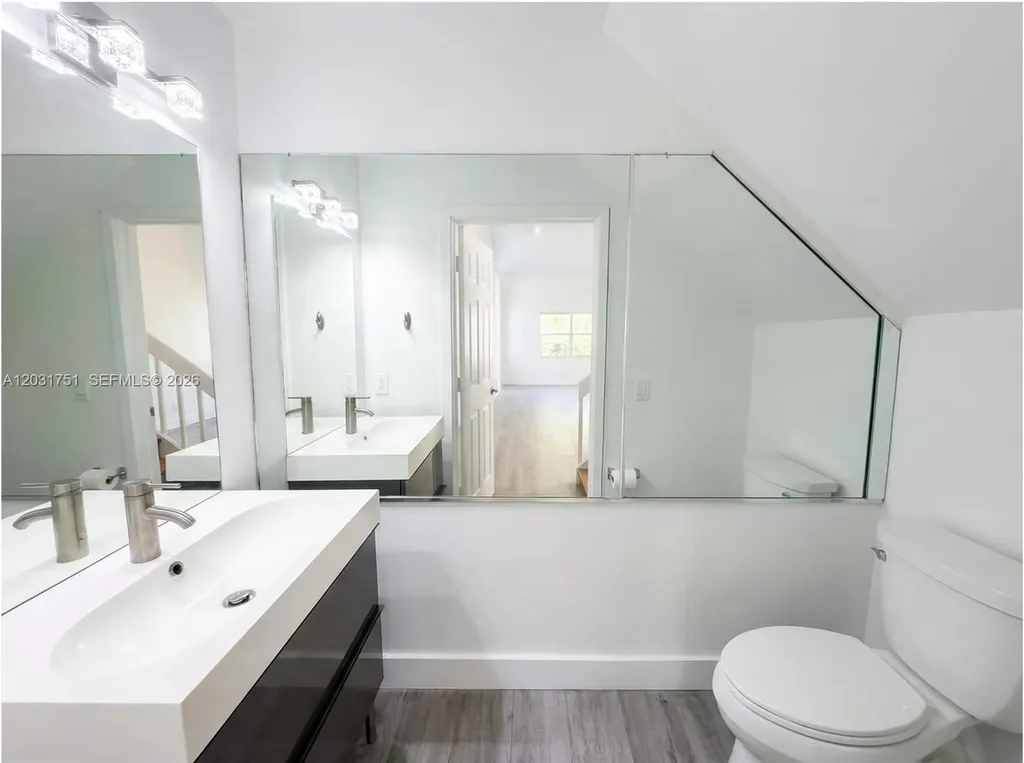 1145 W Lake Street Hollywood FL 33019